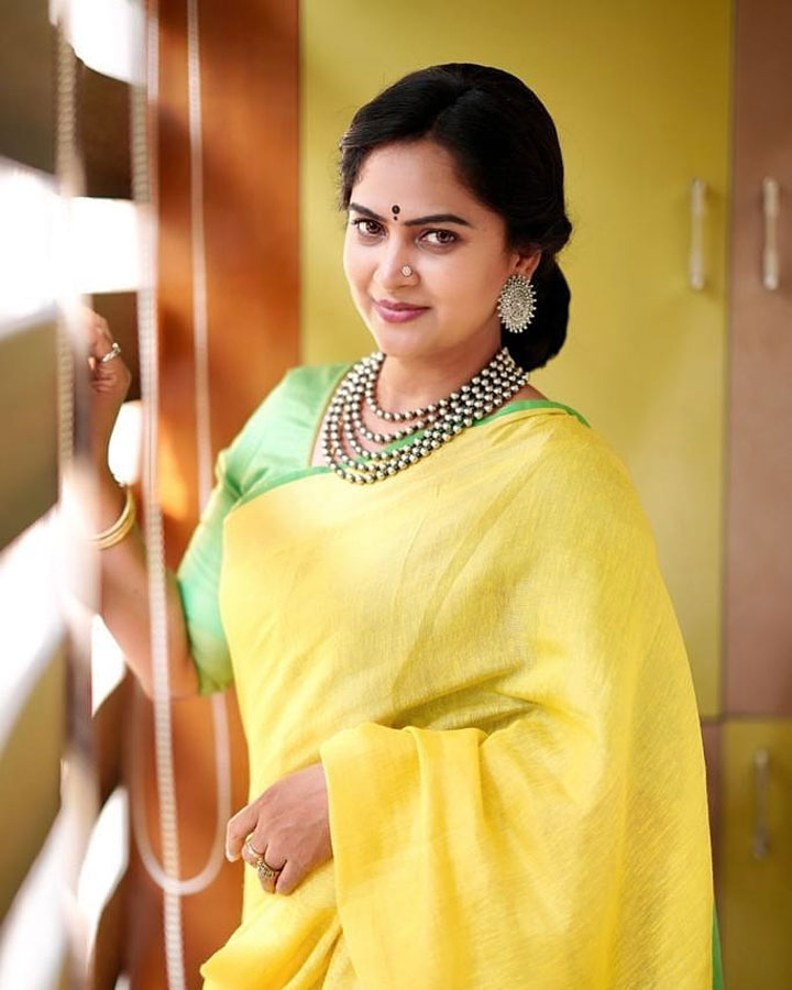 Niharika Harshu as Vedavalli