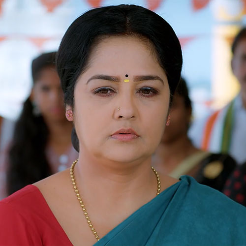 Meena Kumari as Parvathi